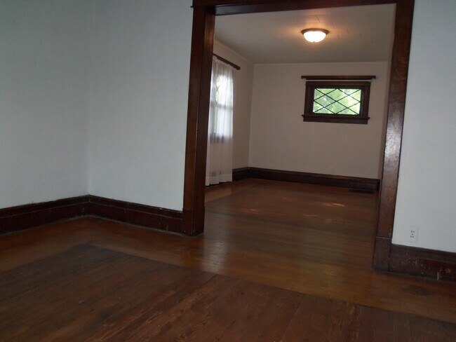 Building Photo - 1301 Grant Ave