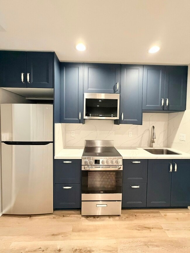 Building Photo - 1622 Altamont Cir