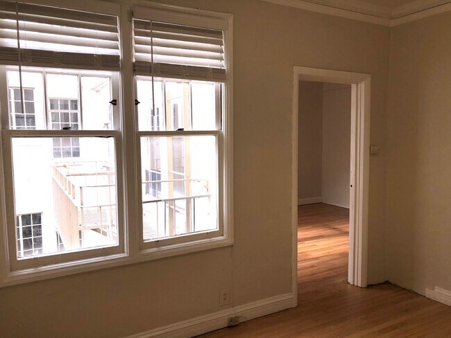 Building Photo - 2340 Pacific Ave