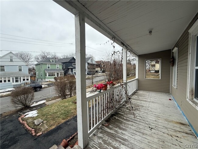 Building Photo - 1332 Oak St