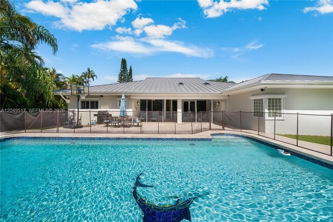 Building Photo - 14601 Pompano Dr