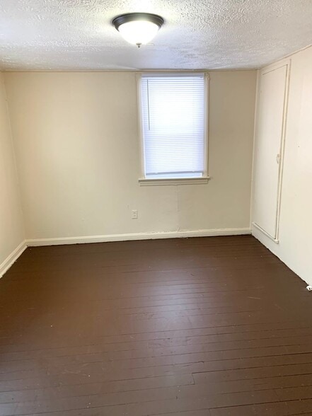 Building Photo - 625 Rainbow Dr