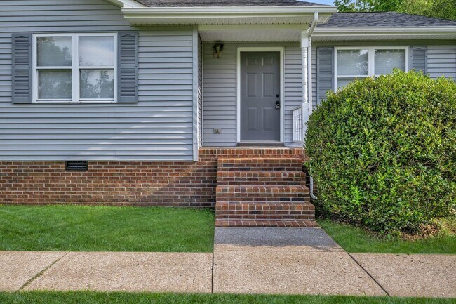 Building Photo - Corporate / Seasonal / Mid-term Rental - Furnished