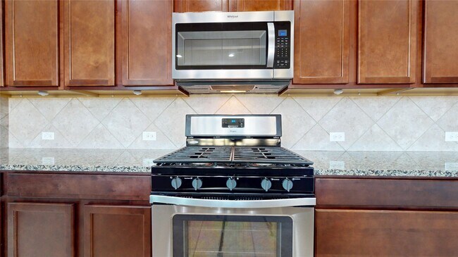 Building Photo - 2135 Llerena Ln