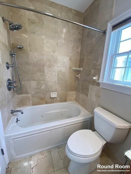 Building Photo - 261 W 2nd St