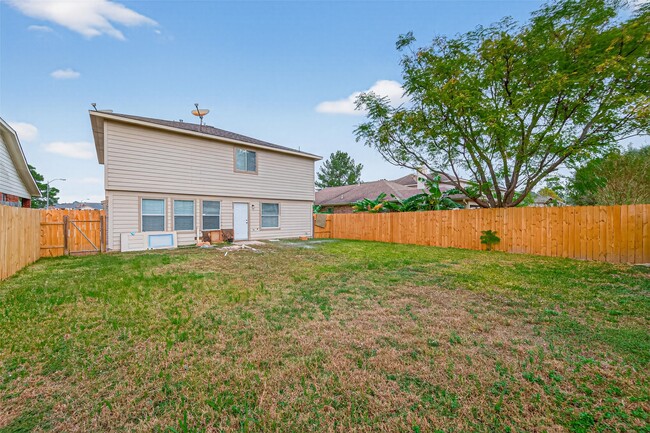 Building Photo - 2502 Gwenfair Dr