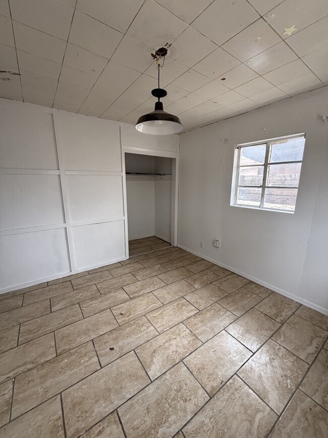 Building Photo - 604 Cortez Dr