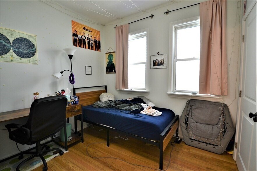 Building Photo - 179 Putnam St