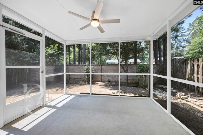 Building Photo - 161 Springhaven Dr