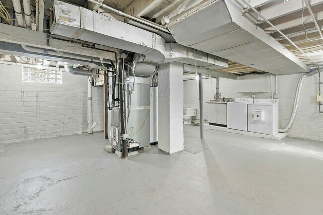 Building Photo - 1542 Craigwood Rd