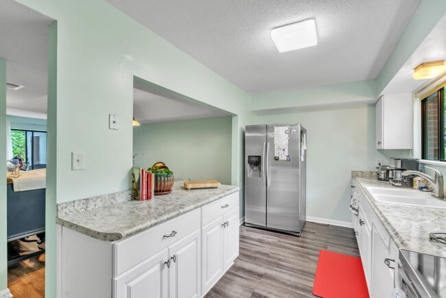 Building Photo - 87 Briarview Cir