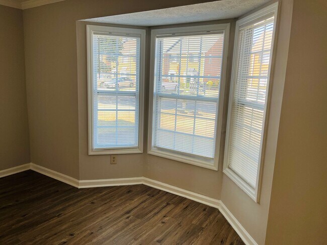 Building Photo - Welcome to Smyrna! Prime location, newly renovated, private fenced backyard, must see!