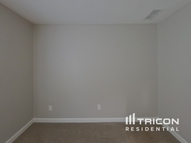 Building Photo - 10913 Gladewater Dr