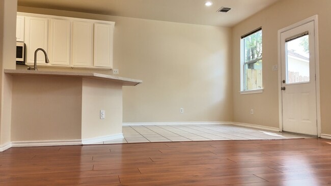 Building Photo - 39 S Camellia Grove Cir