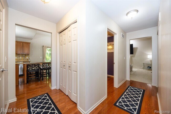 Building Photo - 3481 Castlewood Ct