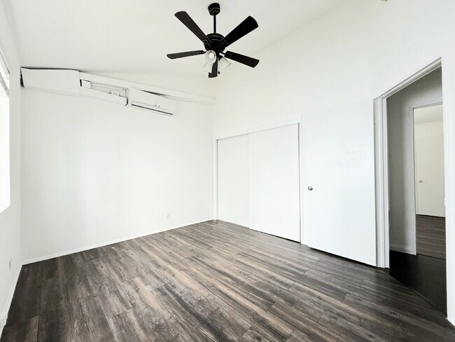 Building Photo - 1343 W 36th St