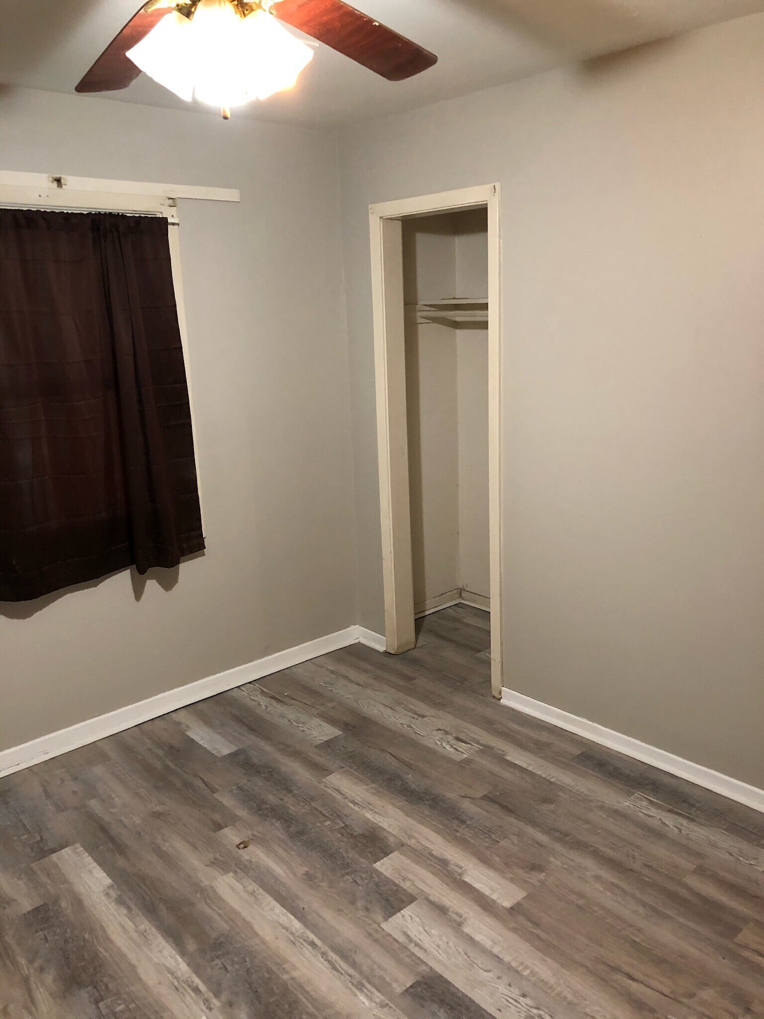 Building Photo - 4515 Elmhurst