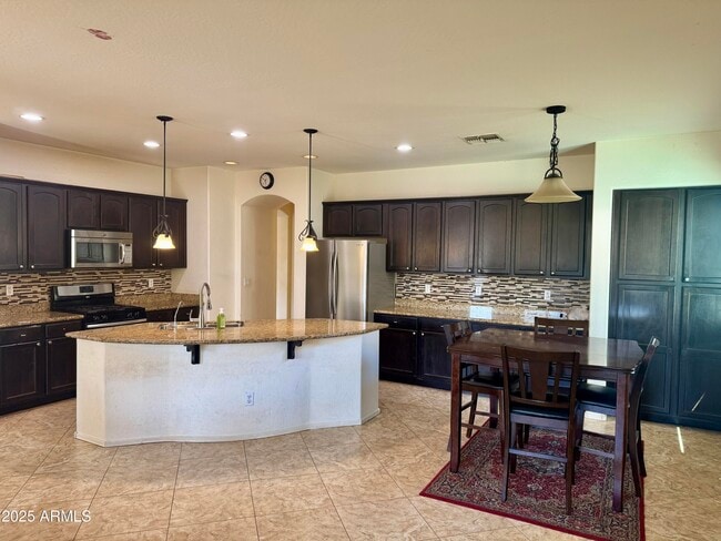 Building Photo - 3641 E Kingbird Pl