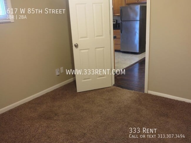 Building Photo - 617 W 85th St