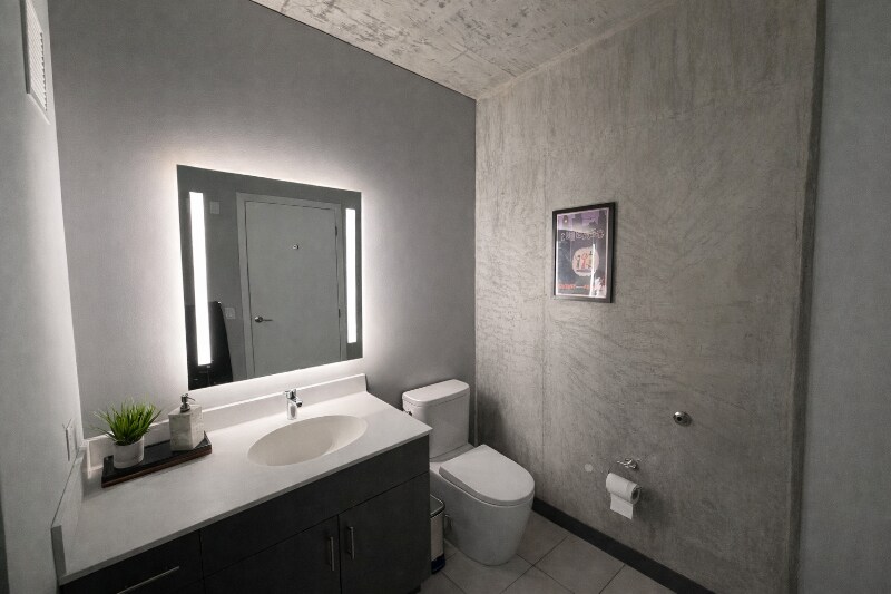 Building Photo - 156 N Elizabeth St