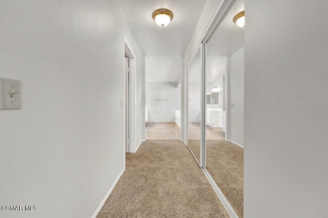 Building Photo - 852 Admiral Ct