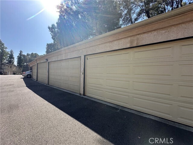 Building Photo - 5736 Skyview Way