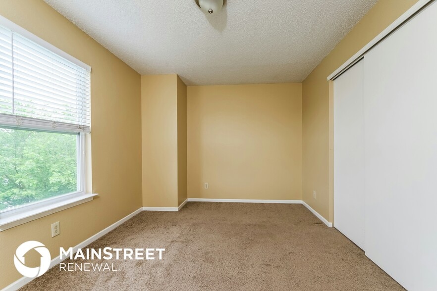 Building Photo - 1849 Southernwood Ln