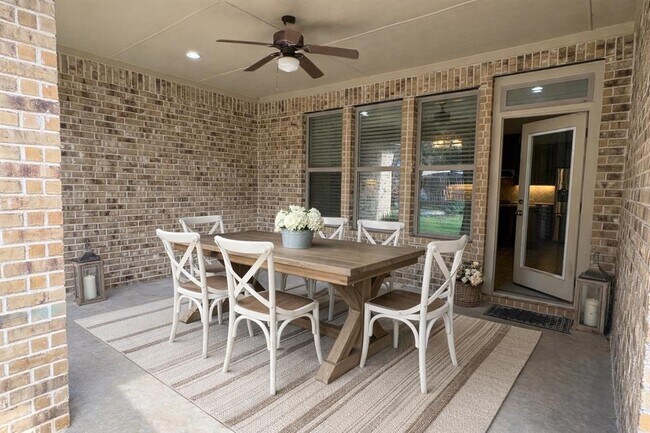 Building Photo - 410 Catalina Ln