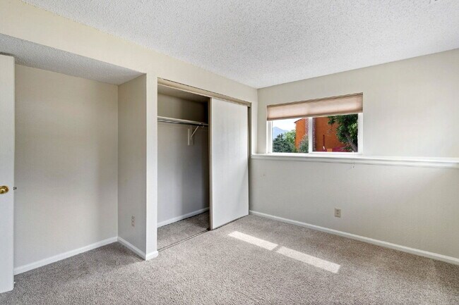 Building Photo - 465 Saddlemountain Rd