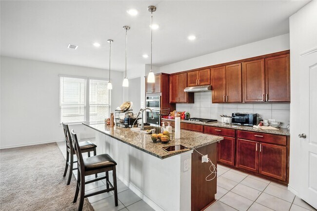 Building Photo - 604 Bronze Forest Dr