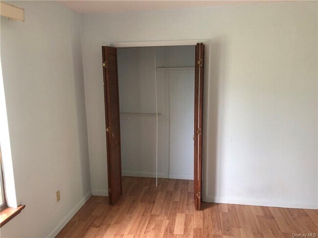 Building Photo - 552 NY-32