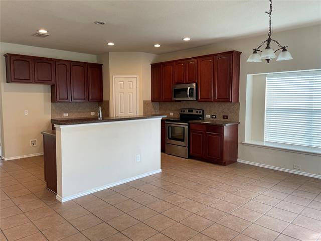 Building Photo - 1013 Camp Verde Dr