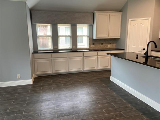 Building Photo - 517 Kelvington Dr