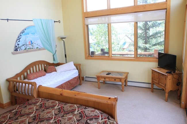 Building Photo - WINTER RENTAL-204 Durango Ct.-Remodeled 3 Bed w/Loft &4 Baths Condo w/ Private Laundry