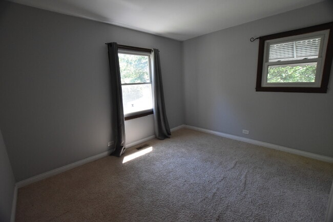 Building Photo - 7852 Sprucewood Ave