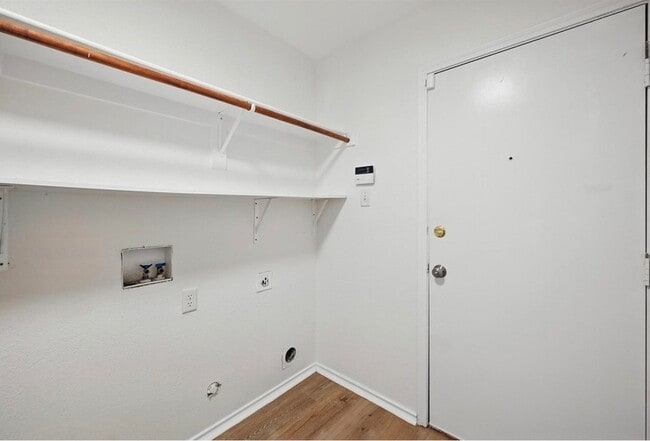 Building Photo - 1040 Castille Dr