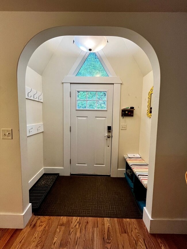 Building Photo - Fully Furnished and Fully Stocked Home For Rent Next to Cooper Park in Bozeman