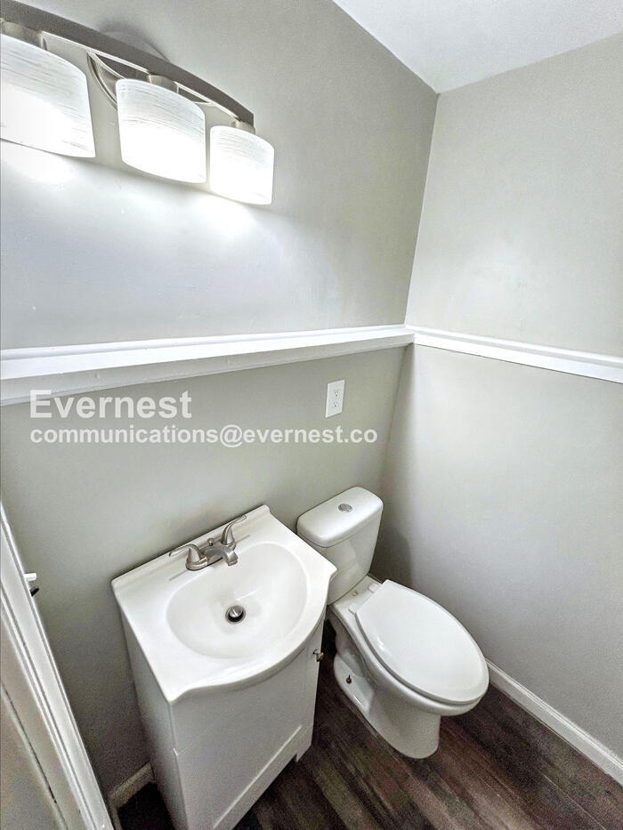 Building Photo - 6418 McLean St