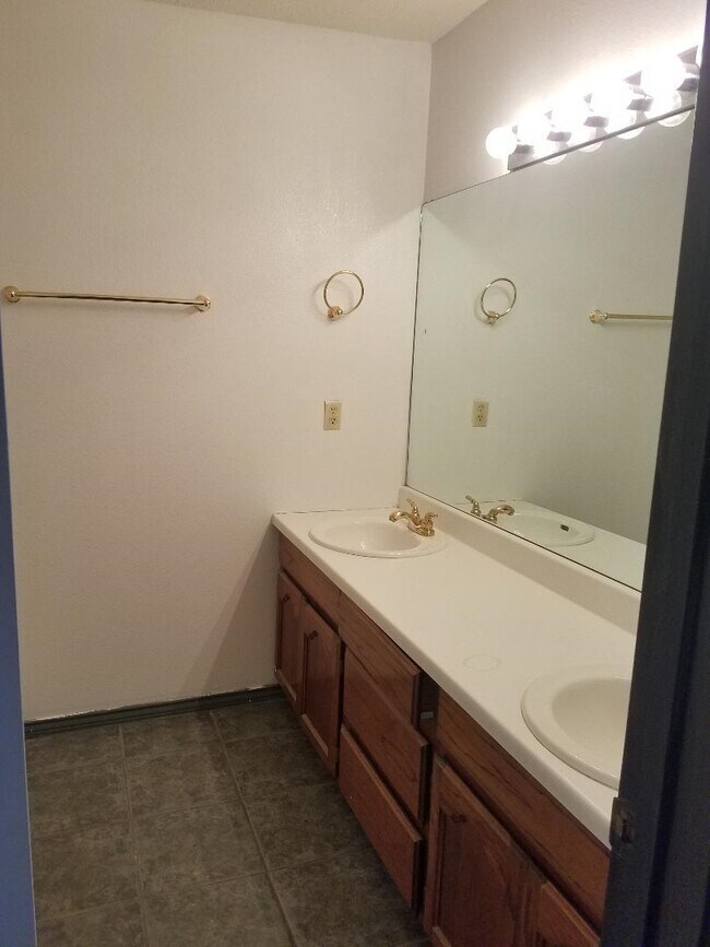 Building Photo - 4303 Revolution Rd