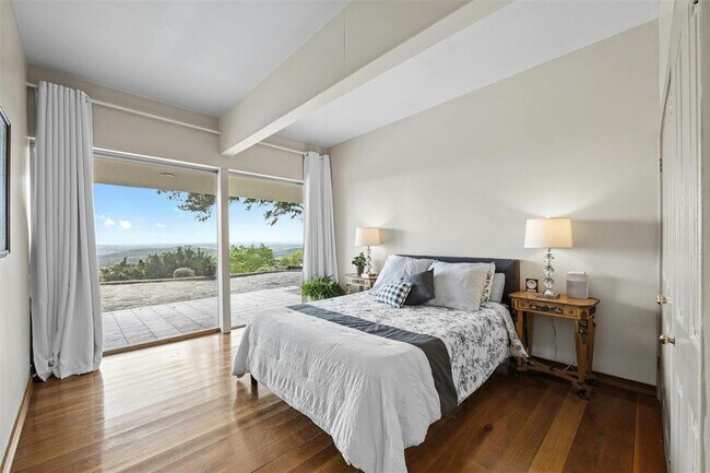 Building Photo - 8517 Grandview Dr