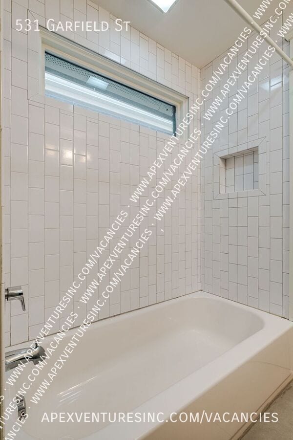 Building Photo - 531 Garfield St