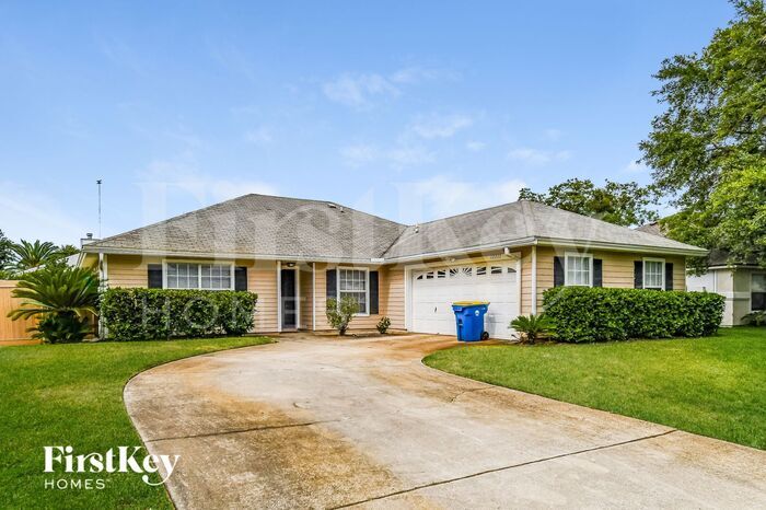 Building Photo - 12335 Bucks Harbor Dr S