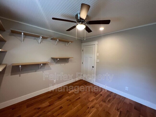 Building Photo - 1210 Gearwood Ave