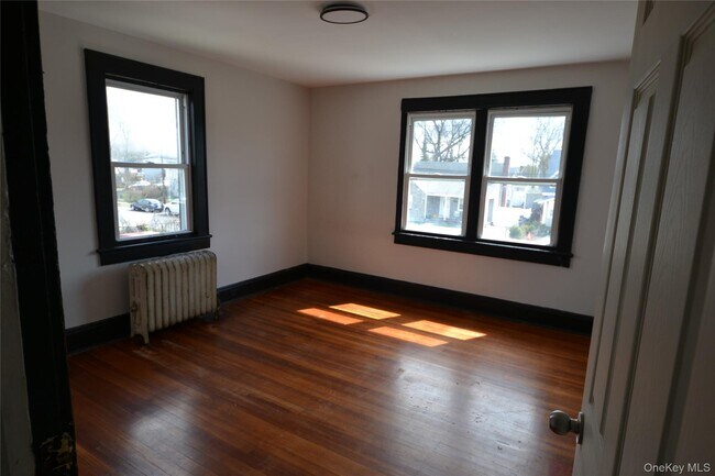 Building Photo - 181 Forrest Ave