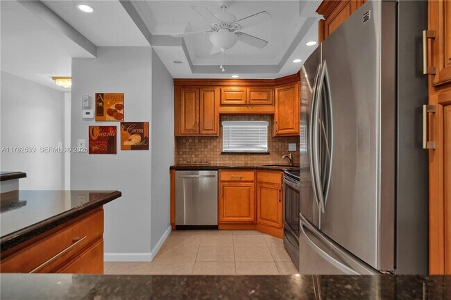 Building Photo - 8941 S Hollybrook Blvd