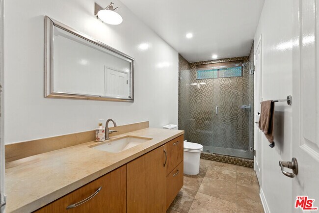Building Photo - 1310 S Roxbury Dr