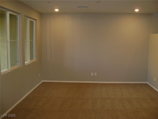 Building Photo - 2854 Starling Summit St