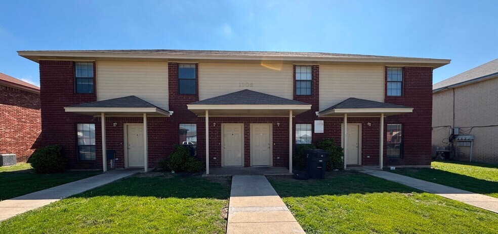 Building Photo - 1108 Leslie Cir