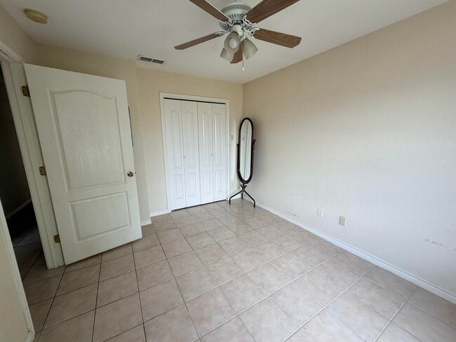 Building Photo - 3310 S Louisiana Ave