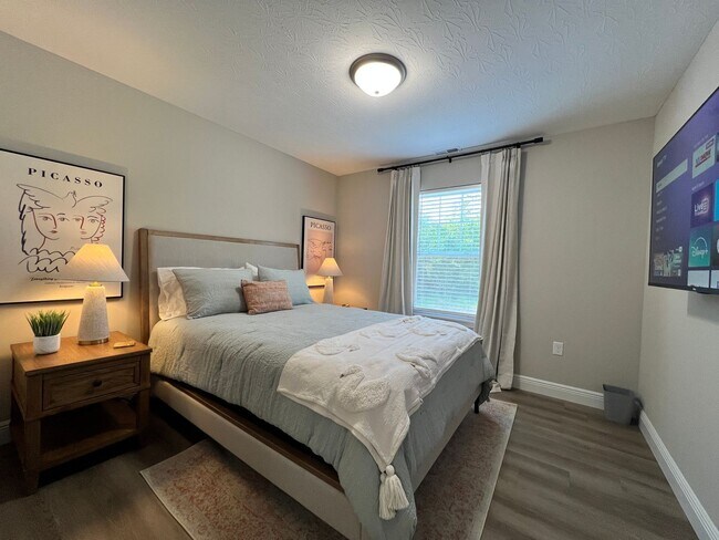 Building Photo - Equestrian getaway Wilmington, Long stays ...